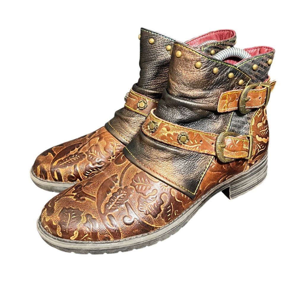 L'Artiste Claudine Ankle Boots Women 36 Brown Tooled Leather Buckle Moto Booties